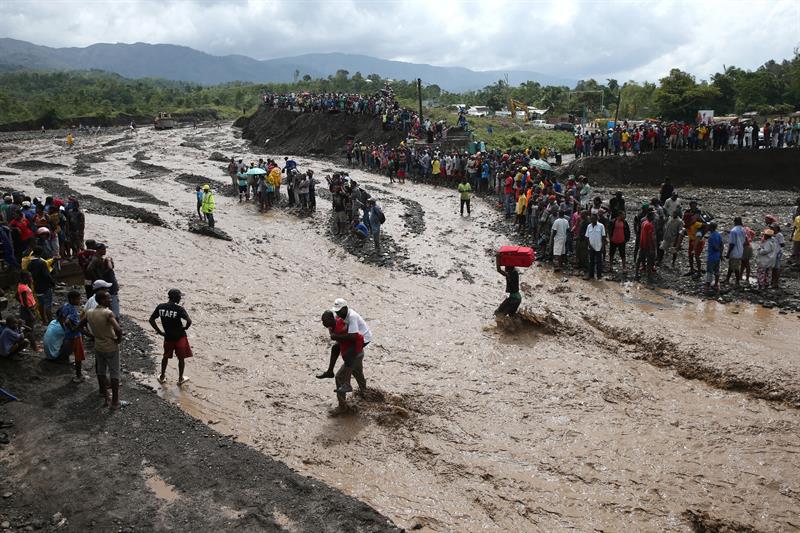 Impacto del huracán Matthew obliga a aplazar las elecciones en Haití
