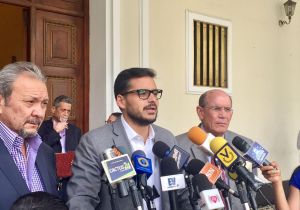 Armando Armas: Consejo de Defensa Suramericano debe exigir la restitución del orden constitucional