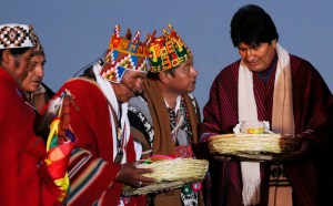Evo Morales “bailó la danza de la lluvia” para mitigar la sequía en Bolivia