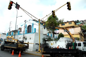 Modernización de semáforos mejorará el tránsito en El Hatillo