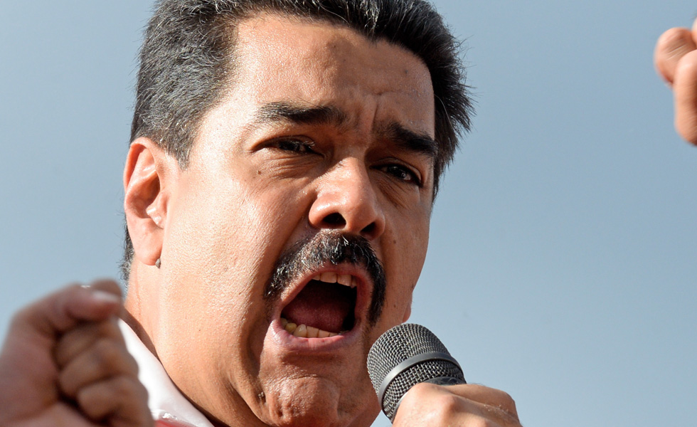 Maduro le dice cobarde a Macri por “mandar a agredir” a Delcy Eloína en Argentina (Video)
