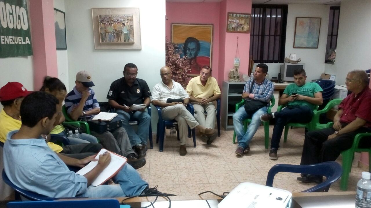 Vente Vargas re reunió con las asociaciones civiles para buscar mecanismos de reconstrucción del país
