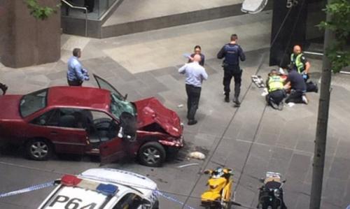 Cuatro muertos y más de 20 heridos dejó conductor en Australia (FOTOS+VIDEO)