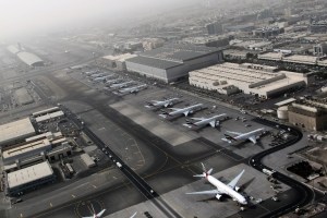 Dubái impide salida de vuelos hacia EEUU tras prohibición de Trump
