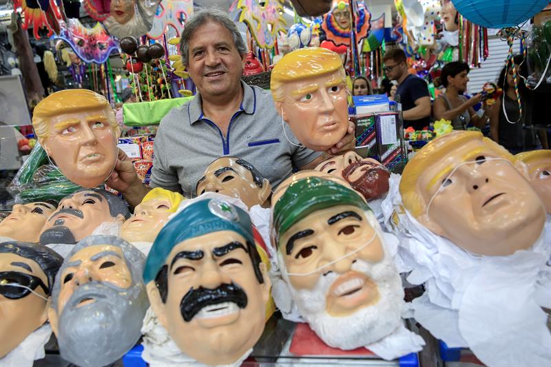 Donald Trump se cuela en el carnaval brasileño (Fotos)
