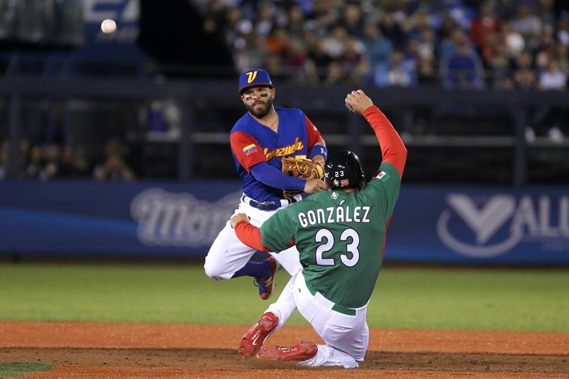 Venezuela cae frente a México pero irá a juego extra contra Italia