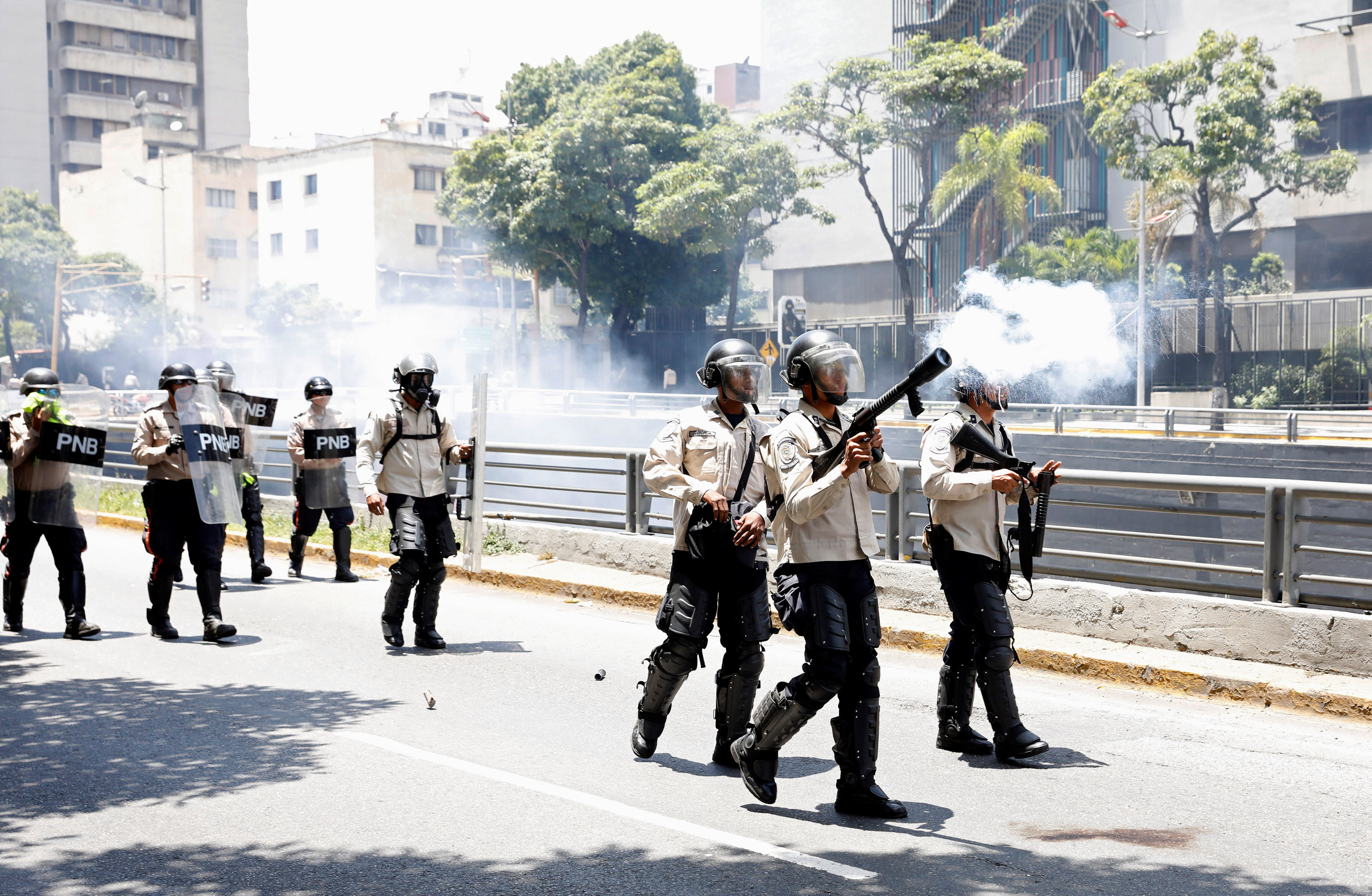 EN FOTOS: PNB reprime a manifestantes en La Campiña