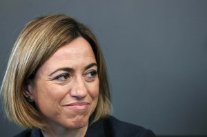 Muere la primera mujer ministra de Defensa en España, Carme Chacón