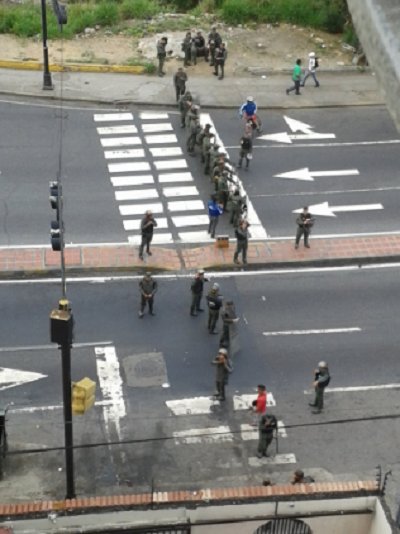 Piquete de la GNB en la Av. Sucre a la altura de Miraflores este #19Abr (Fotos)