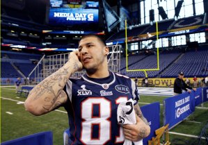 Autoridades confirman suicidio de ex estrella de la NFL