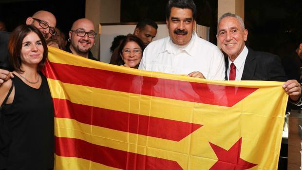 Maduro, retratado con la estelada y los independentistas - ABC