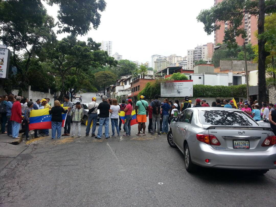 Trancazo vial mantiene cerradas varias calles y avenidas del municipio Sucre