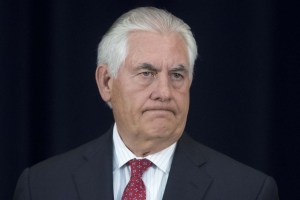 EEUU niega que Tillerson se plantee dimitir como secretario de Estado