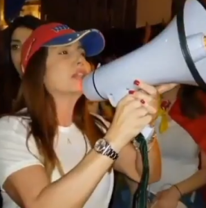 Venezolanas libanesas continúan protesta contra defensor: Usted no tendrá descanso (VIDEO)