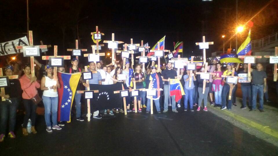 En Maturín realizaron vigilia en honor a los caídos durante represión de las protestas (Fotos)