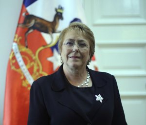 “Un paso más en el quiebre democrático”: Presidenta chilena Bachelet luego de “destitución” de Fiscal General
