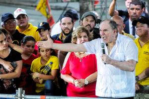 Expresidente Bucaram regresa a Ecuador tras 20 años en el exilio