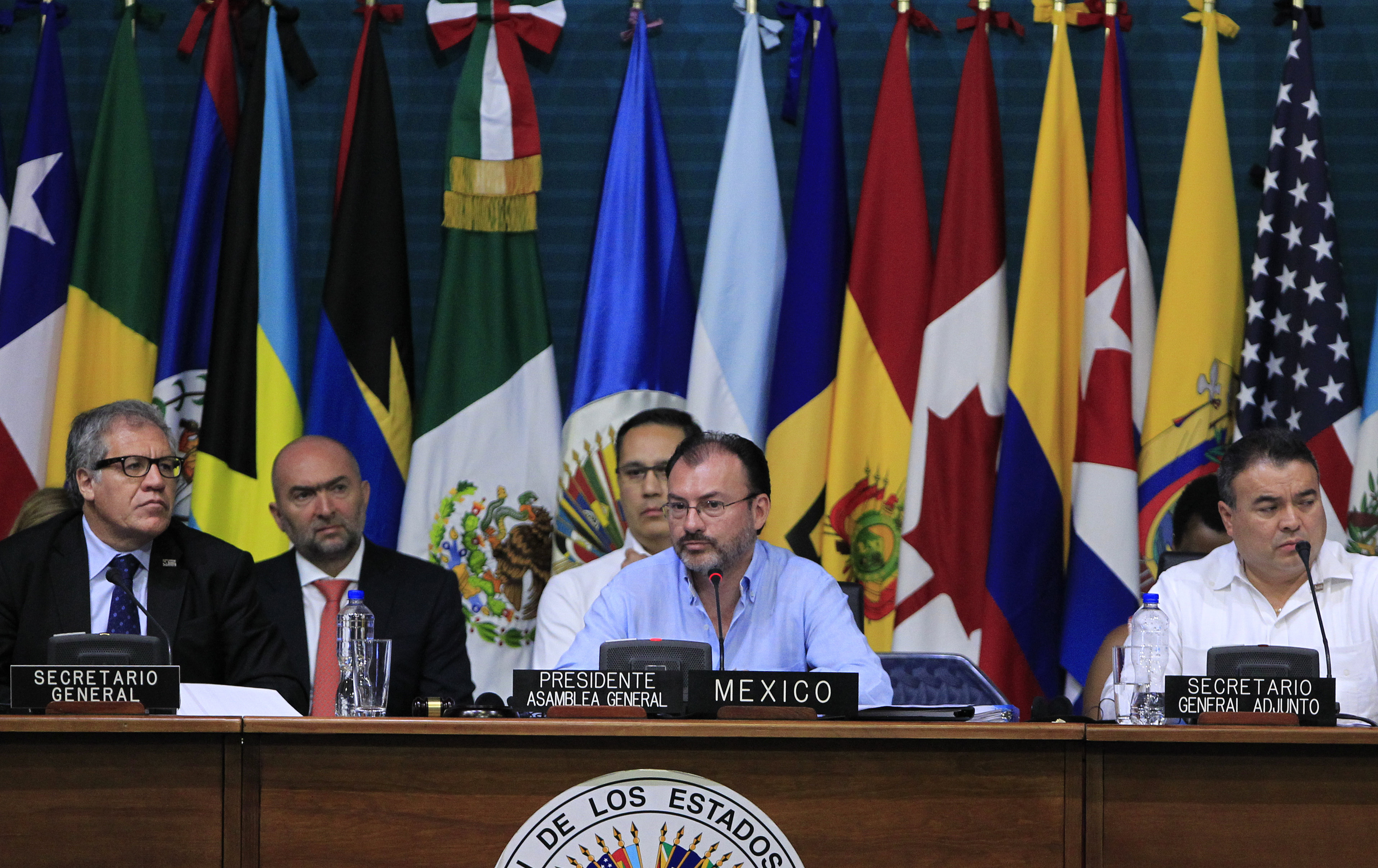 Cancilleres continuaron debate sobre Venezuela en la OEA: México batalló por un acuerdo