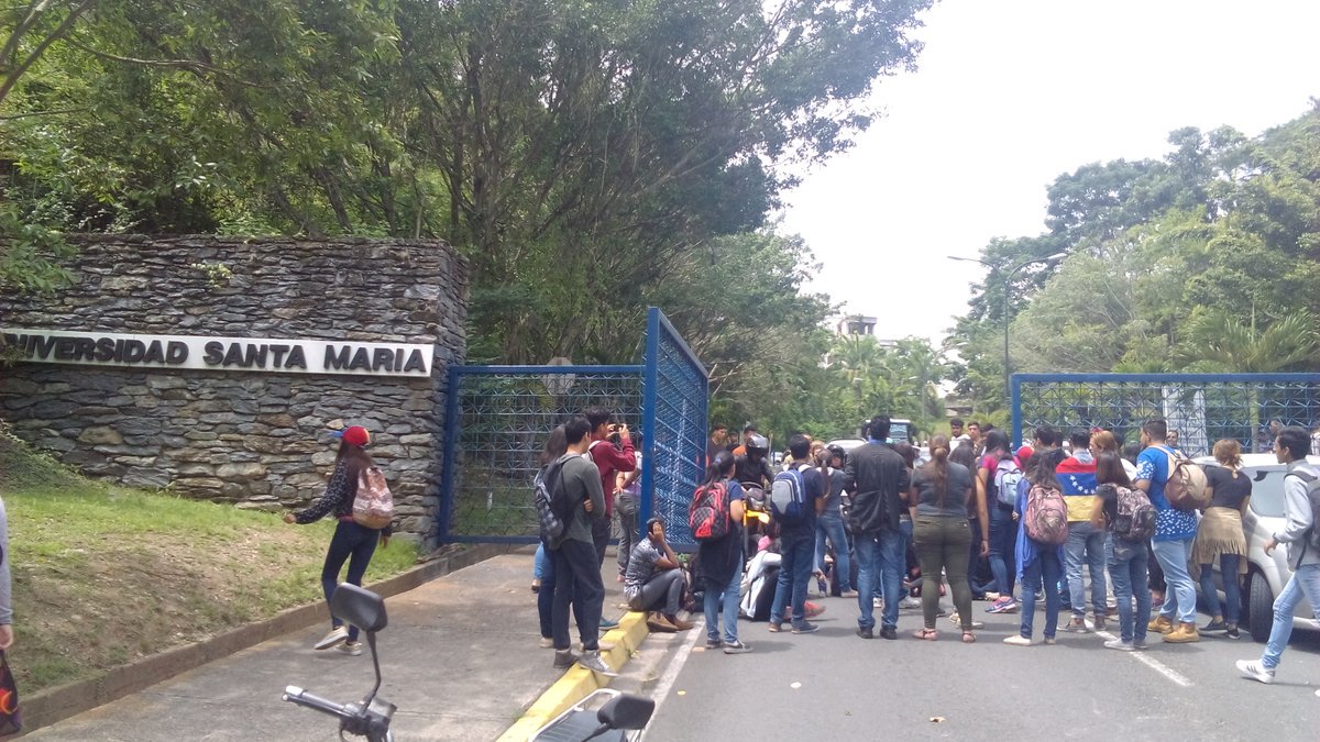 Estudiantes de la USM cierran acceso hacia la casa de estudios #1Jun