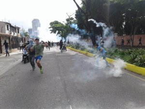 EN VIDEO: La arremetida de los cuerpos de in-seguridad contra manifestantes en El Trigal