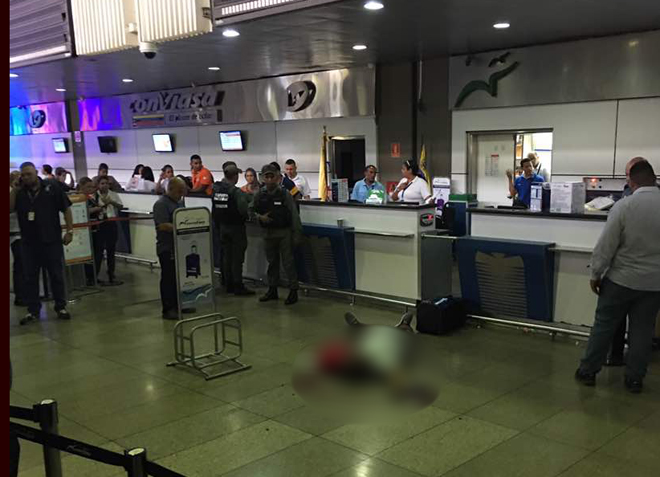 Asesinaron a un hombre frente al mostrador de una aerolínea en el aeropuerto de Maiquetía