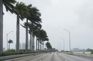 Irma comienza a dejar Cuba atrás y se aproxima a los Cayos de Florida