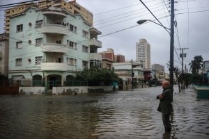Irma reduce su velocidad y se ensaña con Varadero antes de salir de Cuba
