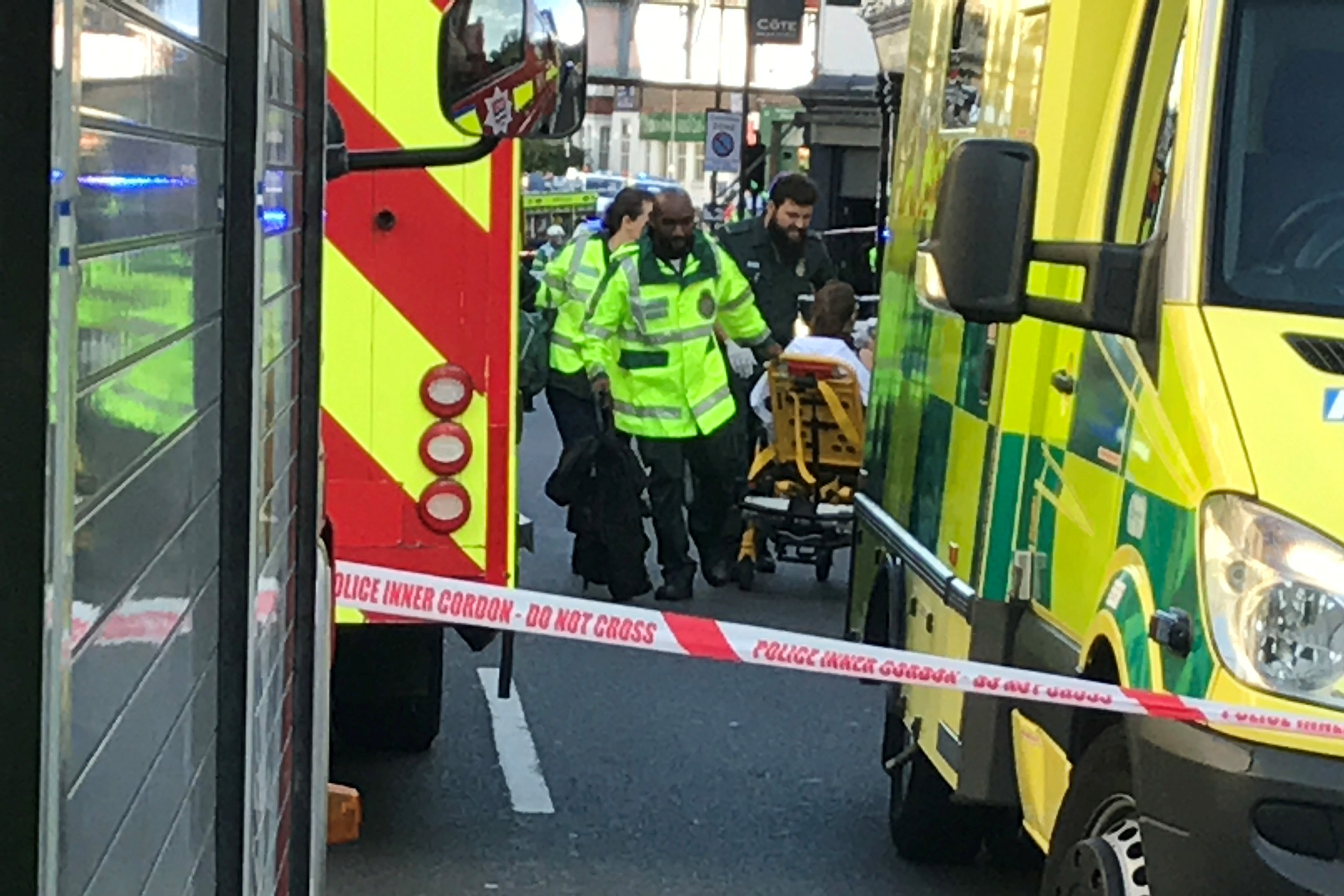 Policía desactiva un segundo explosivo en el metro de Londres
