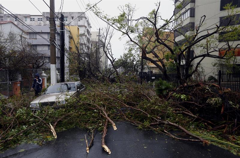 A tres meses del huracán María familias en el norte de Puerto Rico claman servicio eléctrico