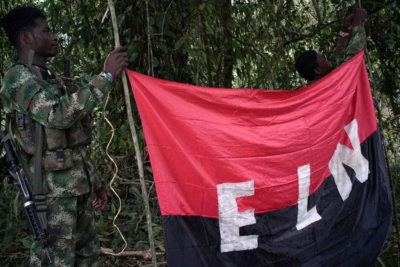 Muere un soldado colombiano y dos más resultan heridos en un ataque del ELN
