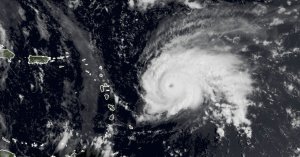 Carrera contrarreloj en el Caribe ante la inminente llegada del huracán José