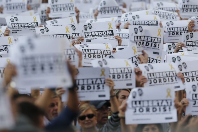 Los catalanes protestan por las medidas de Rajoy (Foto AFP)