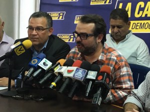 Oposición asegura que resultados de actas en Bolívar dan como ganador a Andrés Velásquez
