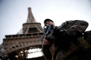 Masiva movilización policial en Francia por la fiesta nacional y el Mundial