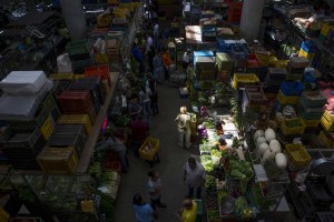 Explosión monetaria y descalabro de la producción llevaron a la hiperinflación a Venezuela