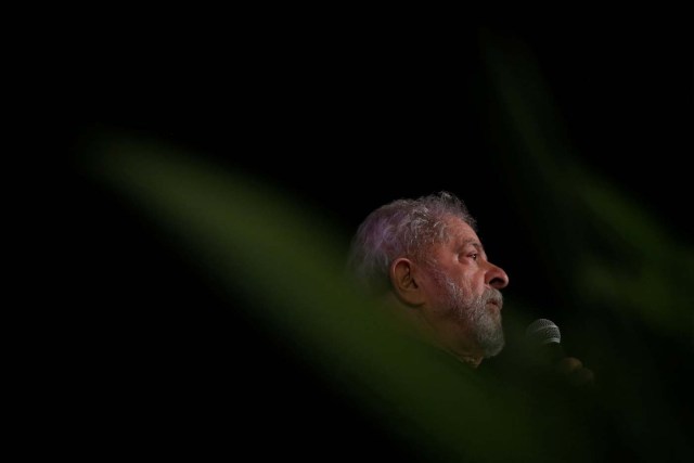Former Brazil's President Luiz Inacio Lula da Silva speaks during a national congress of Communist Party of Brazil in Brasilia, Brazil, November 19, 2017. REUTERS/Ueslei Marcelino