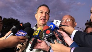 Richard Blanco: Maduro fulmina el estómago de los venezolanos