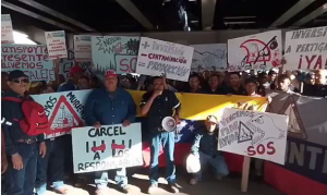 Trabajadores de Sintracea protestan en Puerto La Cruz este martes #26Dic (video)