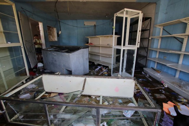 A general view of the damage at a mini-market after it was looted in Puerto Ordaz, Venezuela January 9, 2018. REUTERS/William Urdaneta 