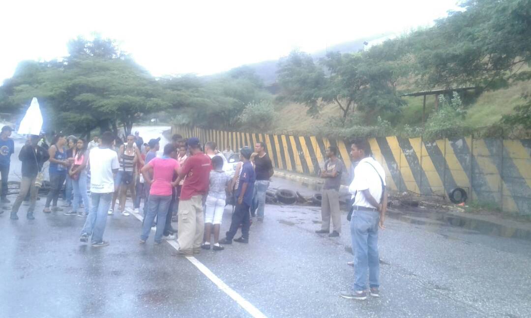 Protestan en Guarenas por falta de comida #3Ene