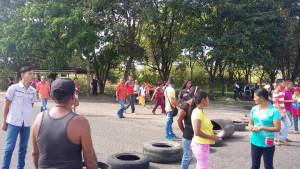 Protesta en El Pao por falta transporte, comida y promesas incumplidas por el alcalde #8Ene