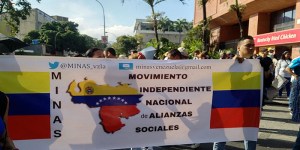 Ciudadanos marchan hasta la Polar para pedirle a Lorenzo Mendoza que se postule a la Presidencia