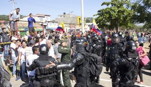 Este martes desalojarán a los venezolanos que duermen en canchas deportivas de Cúcuta