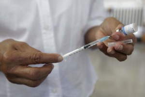 Vacunación, una de las armas más efectivas contra resistencia antimicrobial
