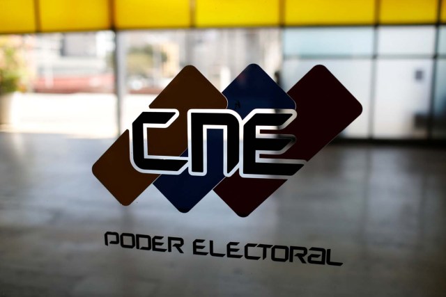The logo of the National Electoral Council (CNE) is seen in its headquarters in Caracas, Venezuela February 5, 2018. REUTERS/Marco Bello