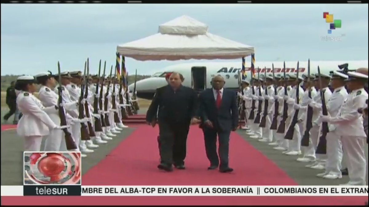 Daniel Ortega llega a Venezuela para reunirse con sus amigos en la Cumbre del Alba