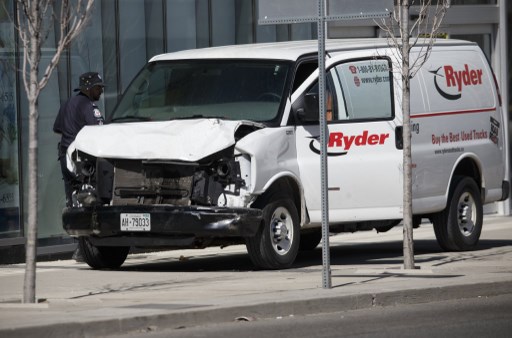 Policía detiene al conductor de furgoneta que arrolló a personas en Toronto