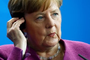 Merkel califica de necesaria y proporcionada la acción militar contra Siria