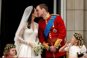 El príncipe William fue borracho a su boda con Kate Middleton, según Harry