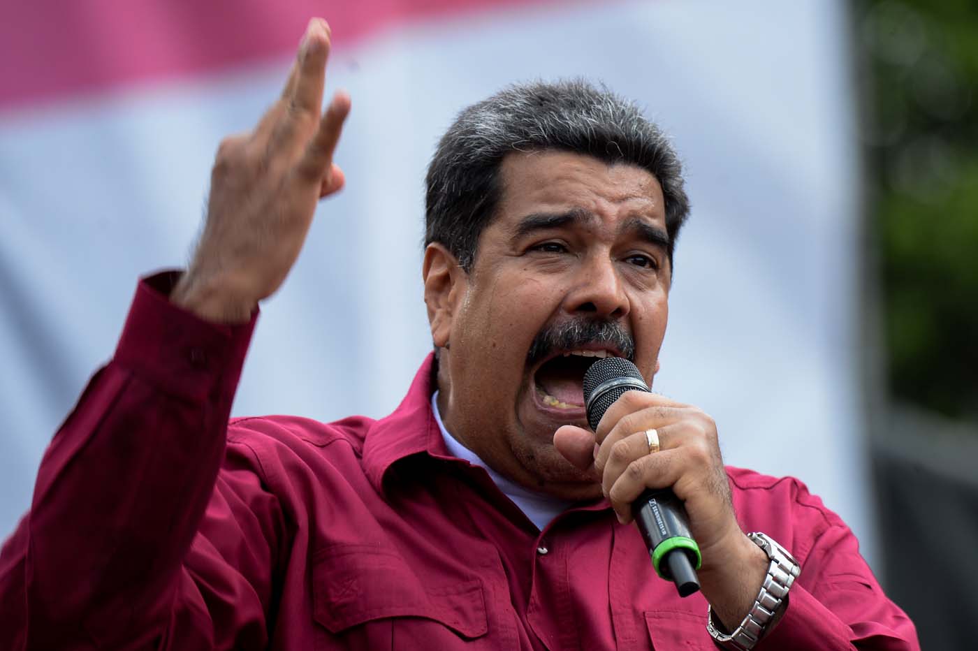 Maduro se conecta con “el más allá” y prefiere llamar a Pérez Jiménez que a Chávez (VIDEO + Auch)